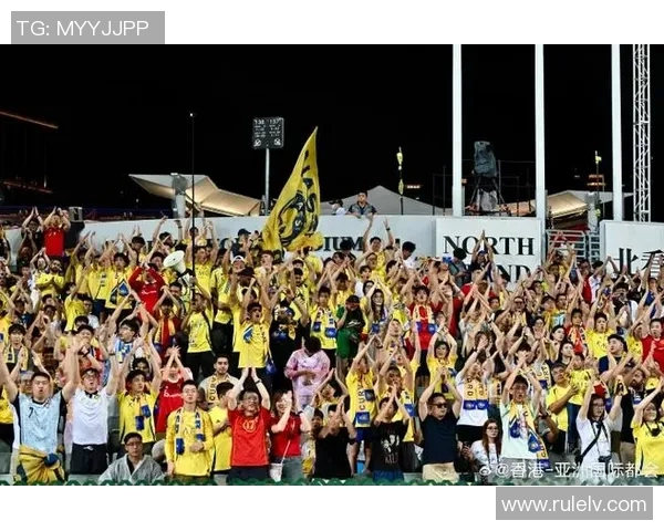 街头采访球迷心目中的足球巨星及其影响力解析 街头采访球迷心目中的足球巨星及其影响力解析