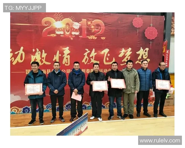 足球巨星风采沙发装饰画设计，展现经典瞬间与运动激情